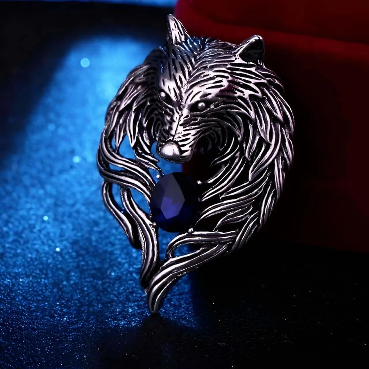 Men's Vintage Wolf Pin With Rhinestones