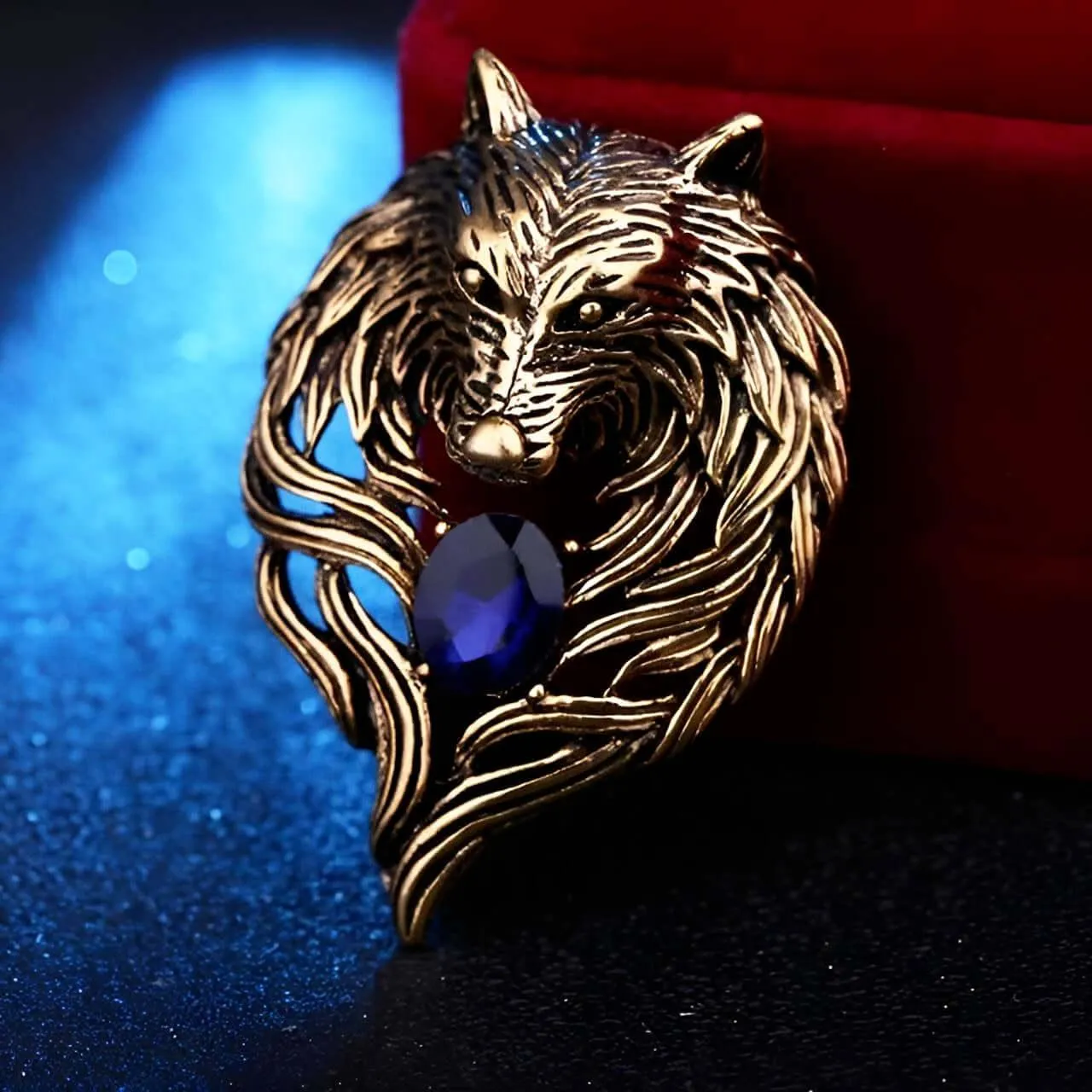 Men's Vintage Wolf Pin With Rhinestones