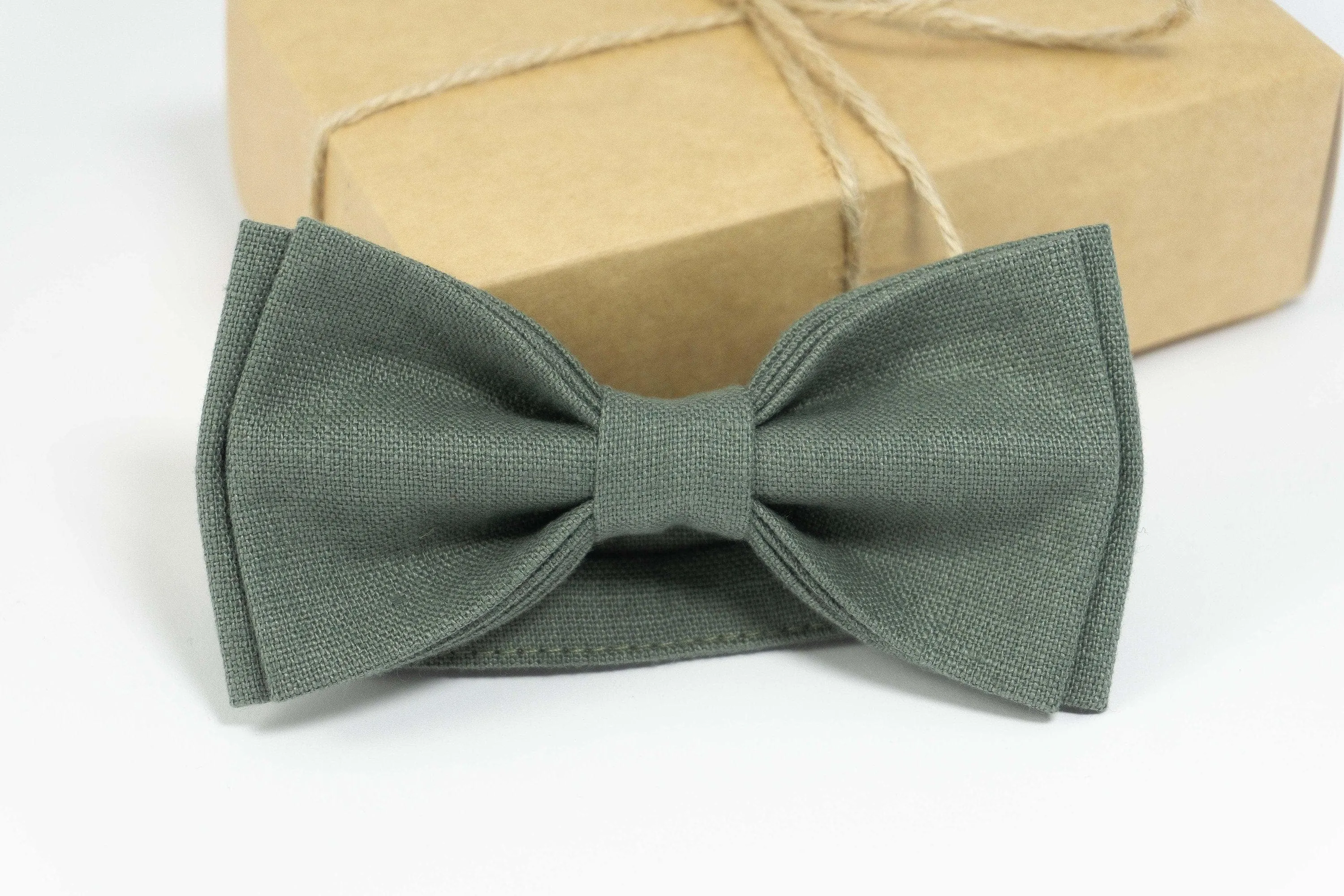 Pine bow tie for weddings | Pine groom bow tie groomsmen ties