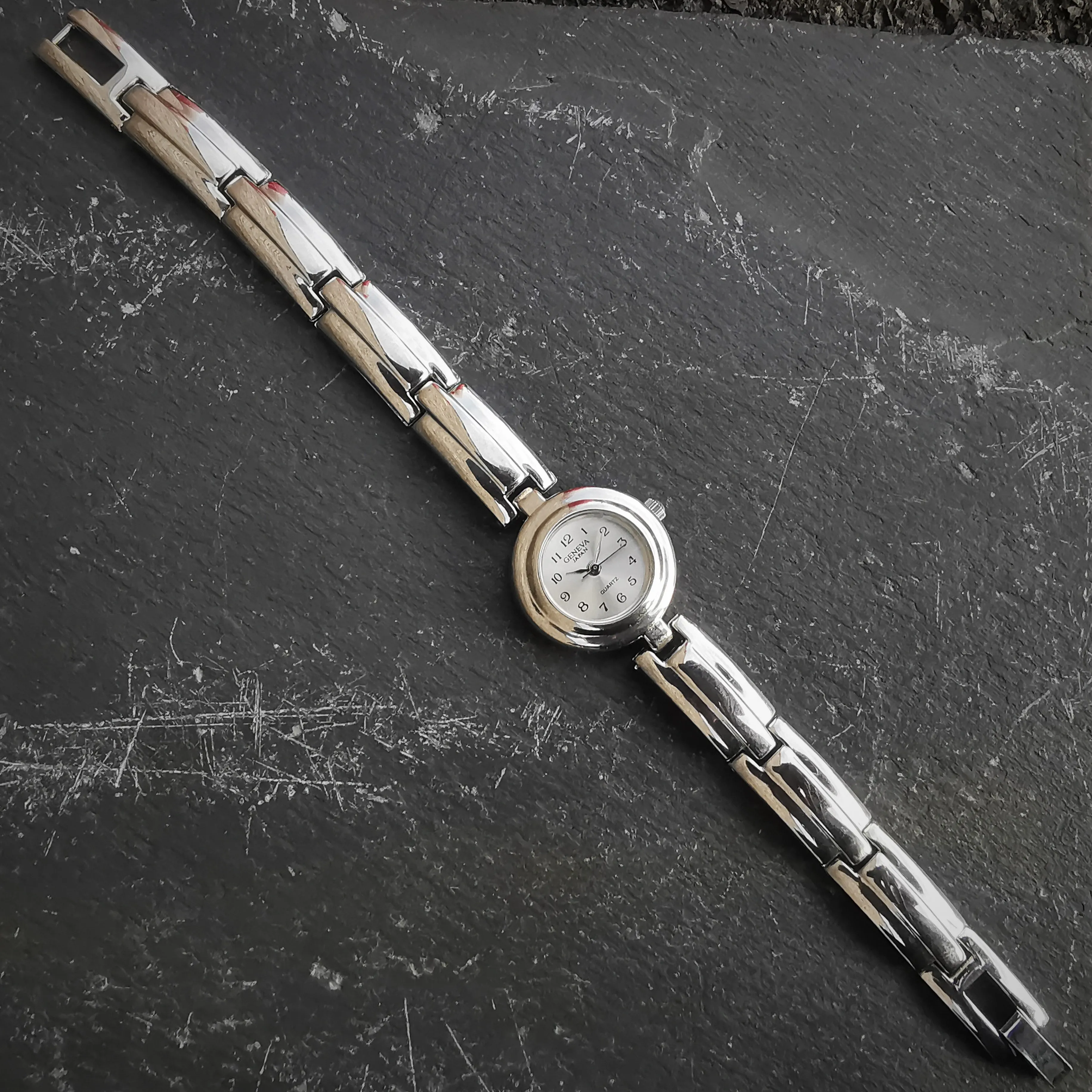 Vintage Women's GENEVA JAPAN Chrome Plated Quartz Watch